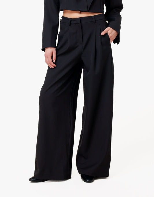 Zwarte V - hals Cropped Mid Waisted - Set - Olivia & Kate