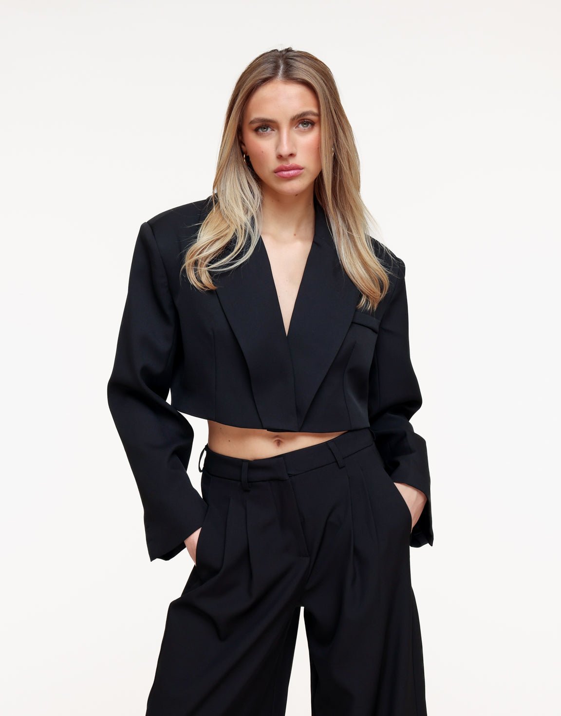 Zwarte V - hals Cropped Mid Waisted - Set - Olivia & Kate