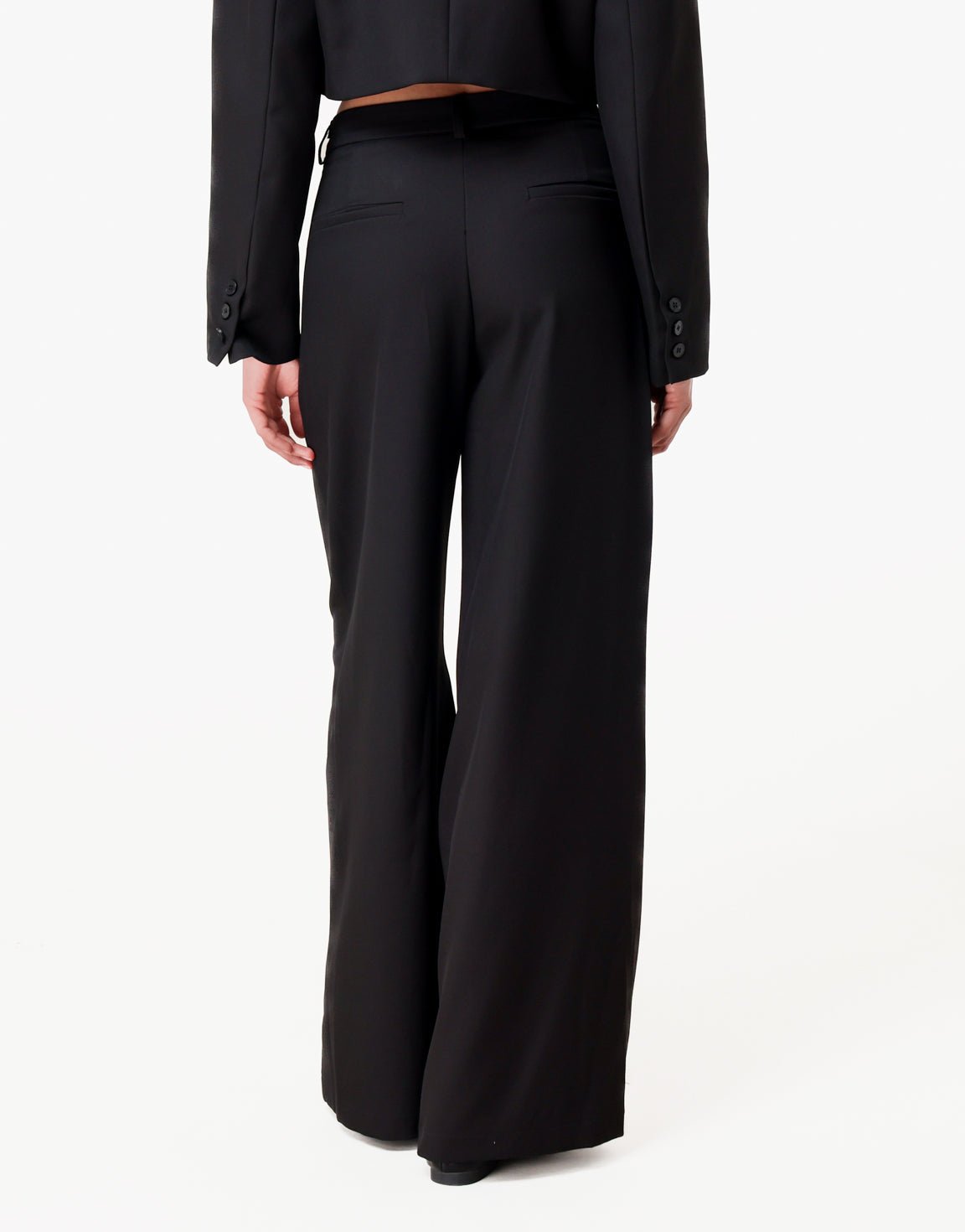 Zwarte V - hals Cropped Mid Waisted - Set - Olivia & Kate