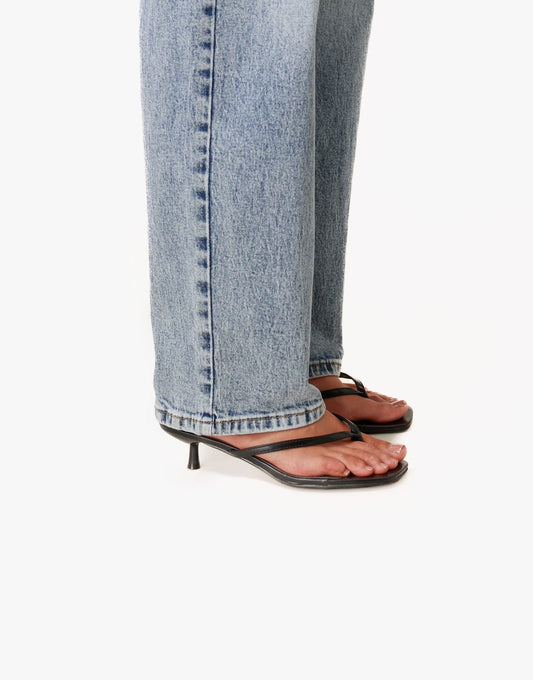 Zwarte Vierkante Basic Hakje - Teenslippers - Olivia & Kate