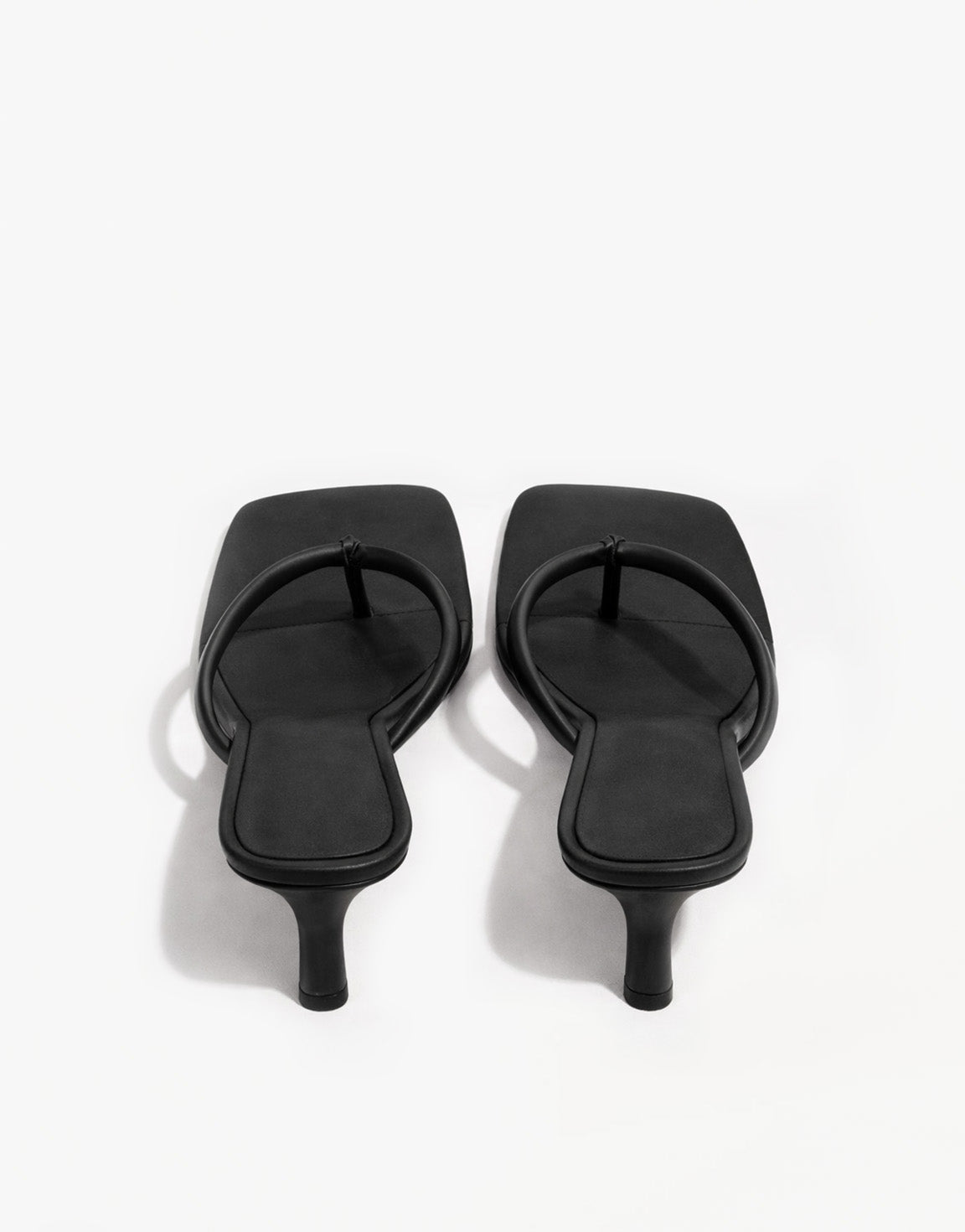 Zwarte Vierkante Basic Hakje - Teenslippers - Olivia & Kate