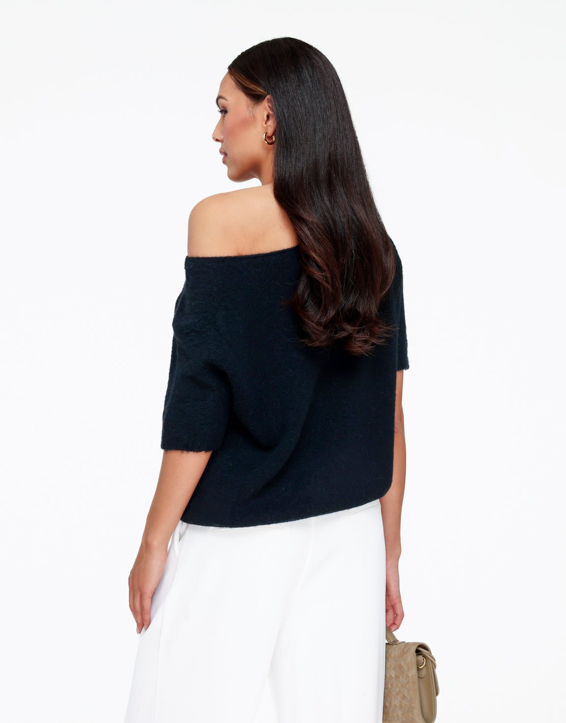 Zwarte Zachte Off Shoulder SS - Trui - Olivia & Kate